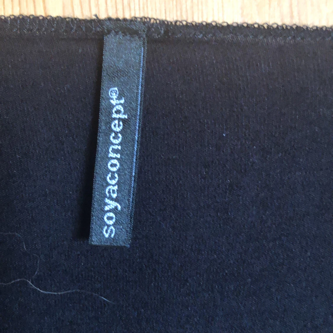 Halvkofta i svart - 91