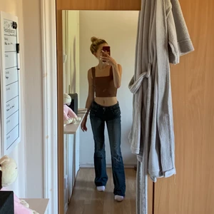 Lowwaist jeans - Storlek 34 men väldigt stretchiga! 250kr+frakt! Spårbar!