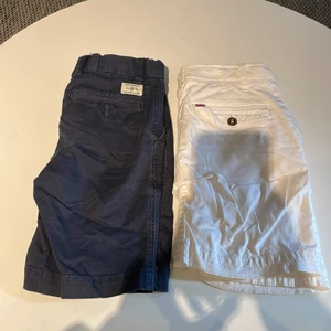 Levi’s och Tommy hilfiger jeans shorts  - Använda men inga hål eller fläckar de e stolen 128 i båda. 