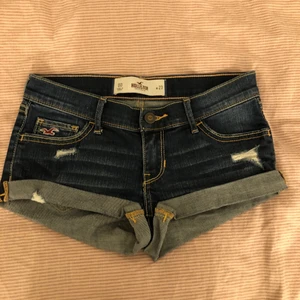 Lågmidjade hollister shorts  - Fina lågmidjade shorts jätte bra skick super sköna 