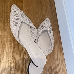 Skor - Ej använda sandaler,från zara 