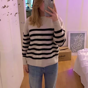 Randig stickad tröja - Randig tröja från hm, nopprig💓