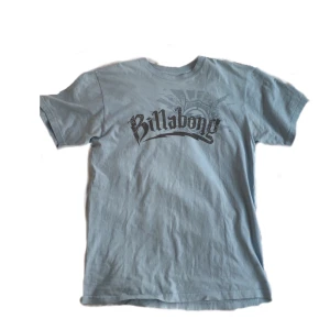 Billabong t shirt - Jättefin vintage Billabong t shirt. Köptes på second hand