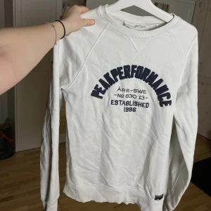 Tröja - Står L men passar mer S