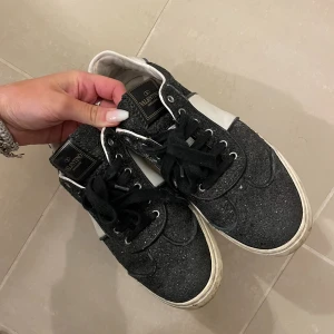 Valentino skor  - Valentino flycrew skor  Defekter 2a bilden 