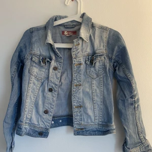 Jeans jacka - Kom privat med prisförslag!❤️ 