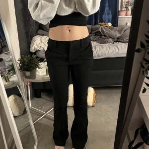 Lågmidjade kostymbyxor  - Snygga kostymbyxor som inte kommer till användning!