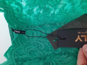 Linnen i storek Large - Helt nya linnen i storlek L Enbart det röda finns kvar