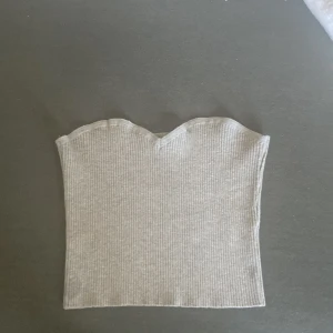 Grå stickad tubtopp - Skriv vid frågor eller fler bilder ❤️