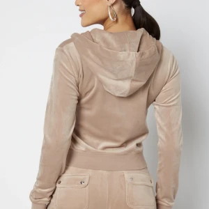 Juicy sett  - Fint juicy sett, i xs. Kom privat för mer bilder.