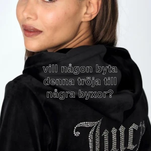 byta juciy  - någon som vill byta denna tröjan till ett par byxor spelar ingen roll vilka? tröjan är storlek L och söker byxor i L eller M