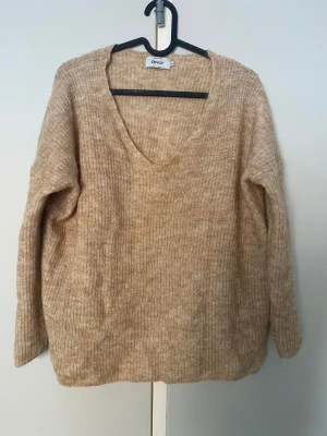 Stickad tröja ONLY xs - Stickad tröja 