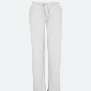 Lågmidjade mjukisbyxor - Säljer dessa populära mjuksbyxorna från bikbok i storlek s! Formar sig fint efter kroppen och är väldigt bekväma men får tyvärr inte användning av dom