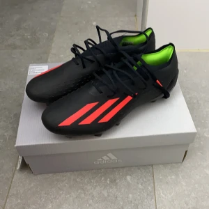 Fotbolls skor  - X speedportal.1 FG Storlek 44  Helt oanvända 