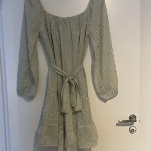 Klänning - Klänning från Nelly Storlek: 38 Använd 1 gång