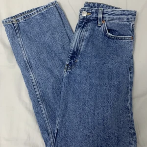 Jeans  - Inga hål eller sådant 