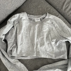 Helt ny gymshark croptop - Säljer denna croptop från gymshark stolek s, aldrig använd. Köpt för 499.
