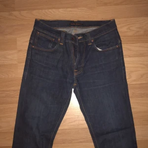 Nudie Jeans  - W33 L36 Nudie jeans, knappt till nog aldrig använda jeans. 