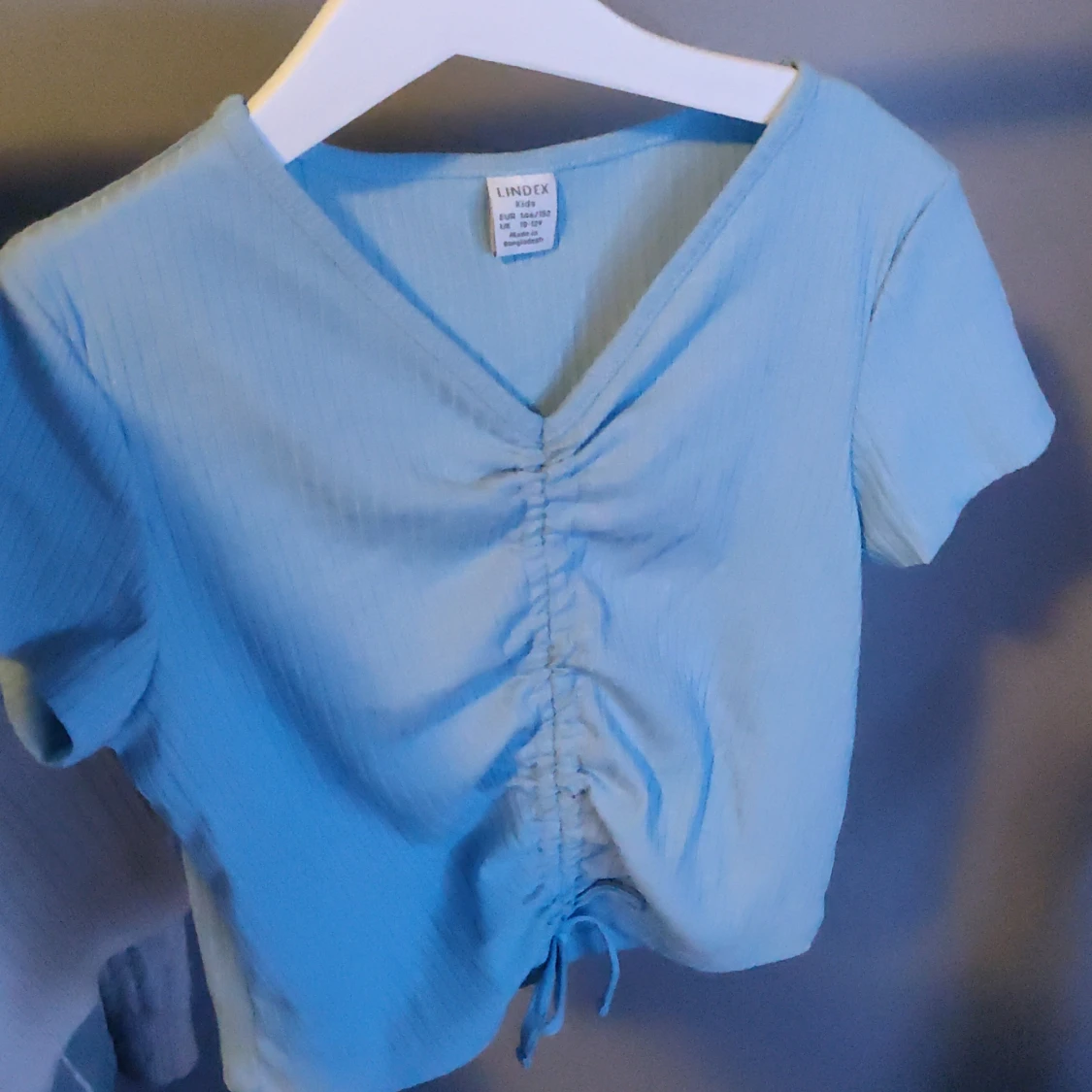 Två t-shirt toppar - 91