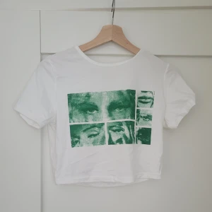 Trendig tröja - Snygg tröja som är använd runt 10 gånger, nyskick