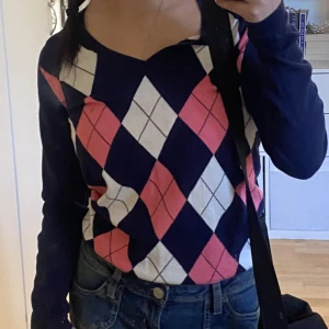 Hollister tröja - Fin tröja från hollister med fina färger. 