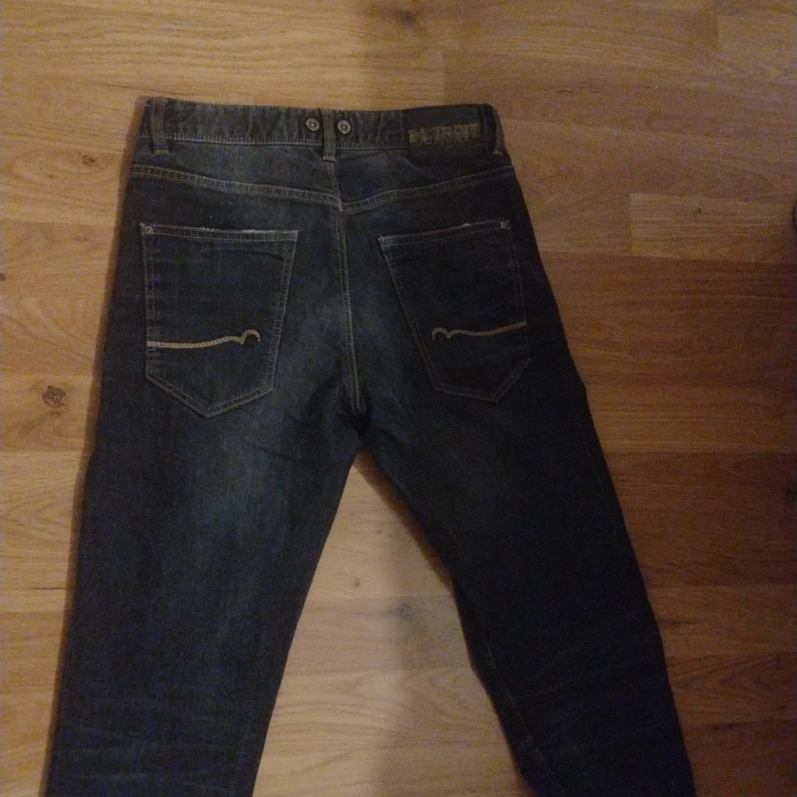 low-waisted jeans - 91