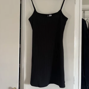 Kort svart klänning - Gott skick
