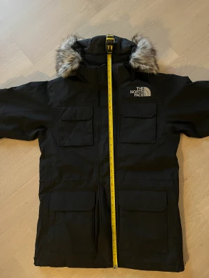 North Face dunjacka - Varm vinterjacka i gott skick. Sparsamt använd.