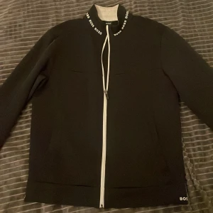 Hugo boss tröja  - Säljer min hugo boss tröja