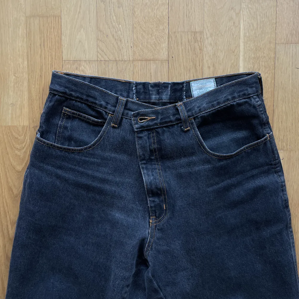 Bagge vintage jeans knappt använda . Jeans & Byxor.