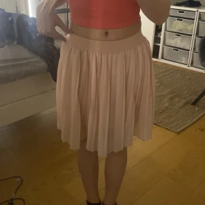 Kjol Nakd - Fick för runt ett år sedan och den blev förliten. 