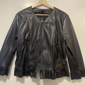 skinnjacka - skinnjacka storlek 42