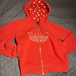 Adidas kofta  - Oldschool adidas kofta i mycket bra skick 