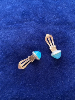 Clipsörhängen - Ljusblå örhängen med clips 