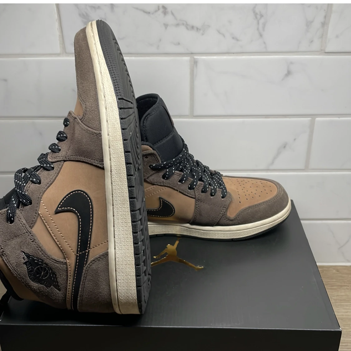 Air jordan 1 mid Earth tone