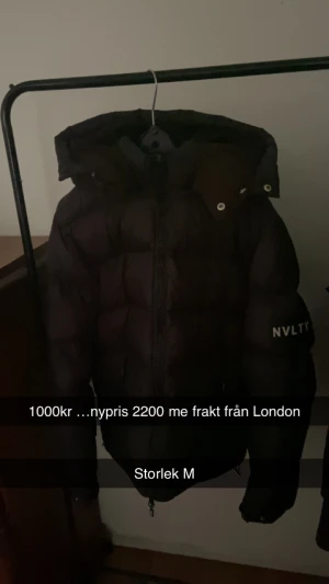 Kofta,jacka använd 2 månader nyskick - halva pris  - Storlek M på båda 