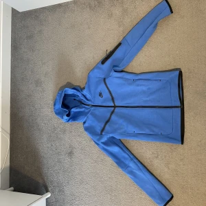 Nike tech fleece blå - Bra skick