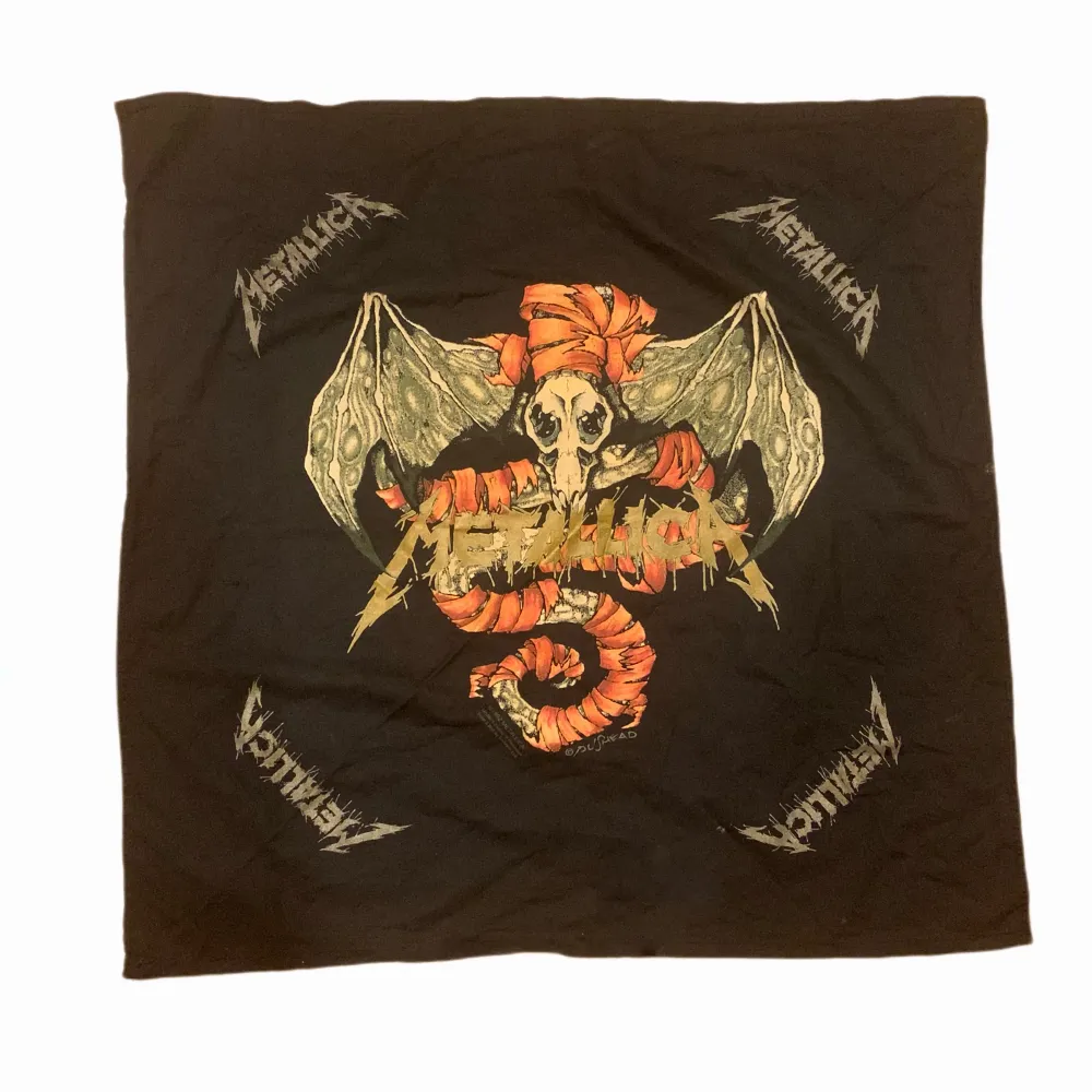 Metallica Bandana från 1992, går alltså inte att få tag på längre <3 helt i toppskick! . Övrigt.