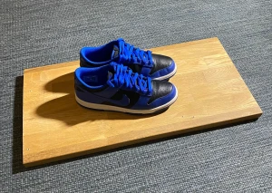 Nike Dunks Cobalt  - Säljer Nike dunks Cobalt. I bra skick i strl 39.
