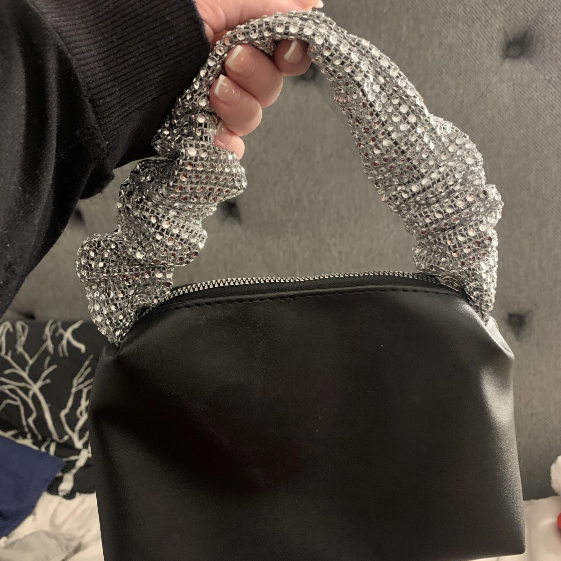 Svart glitter väska - 91