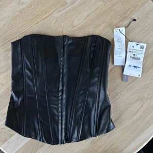 Zara Black Corset - XS, Perfect for A/B cups, Couldn’t return because tag fell off, Never worn out 