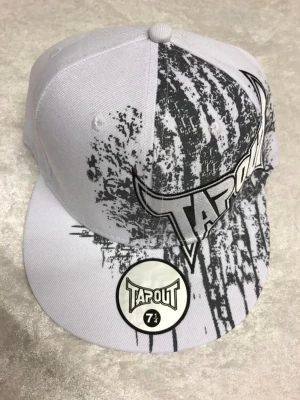 Tapout Broderi Kepsar  - 99kr/st frakt 49kr  Vuxen stlk 