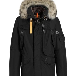 Parajumper right hand - Säljer nu min parajumper right hand som är använd 1 säsong, condition 9/10  storlek S Tar även emot byten