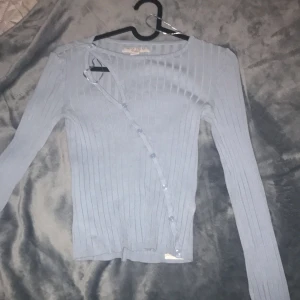 Tröja - Skit snygg tröja men för liten för mig