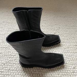 Svarta boots perfekta i vinter!