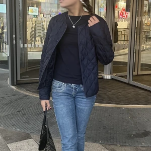 UNIQLO jacka xs - Jacka från uniqlo i nyskick, kostade 799kr ny. Passar xxs-s