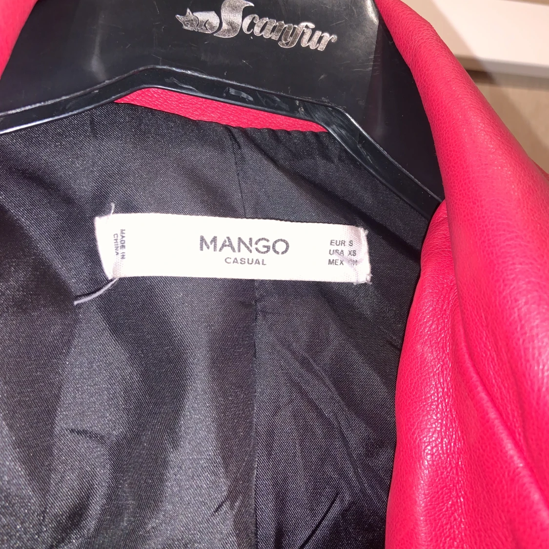 Röd skinnjacka Mango  - 90