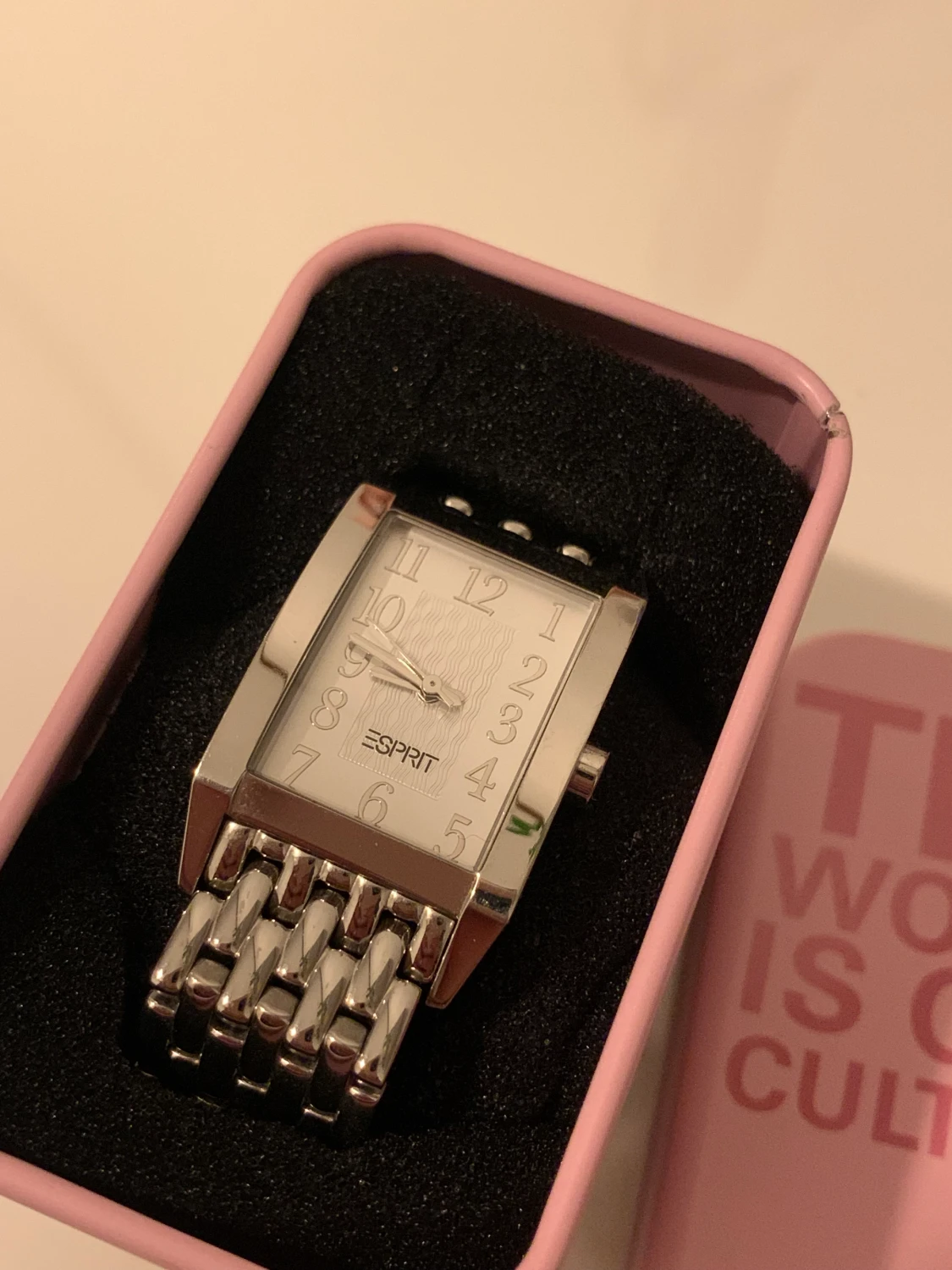 NY! Jättefin klocka från Esprit