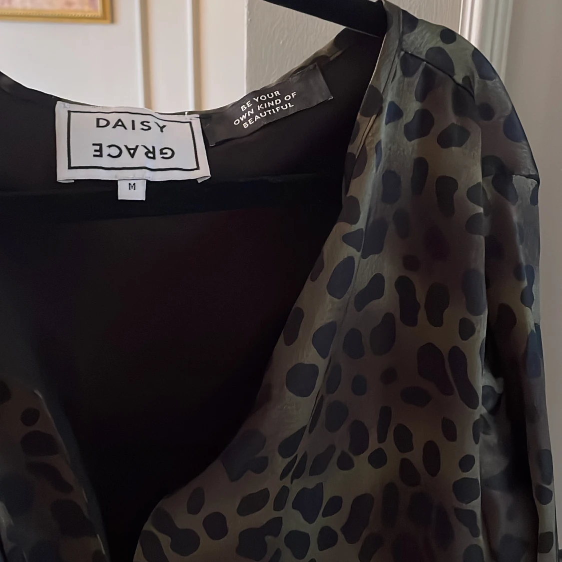 Mönstrad grön klänning - 91