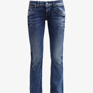 Ltb Jeans Valerie  - säljer dessa skitsnygga ltb valerie jeans som är slutsålda i dom mesta storlekarna. Dom är andvända en del men i bra skick och inga defekter🙌🏼💗Nypris 700 men säljer för 350🫶tryck inte på köp nu utan kontakta istället☺️